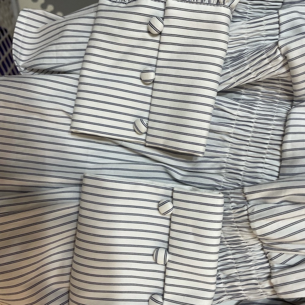 Express blouses - Picture 4 of 4